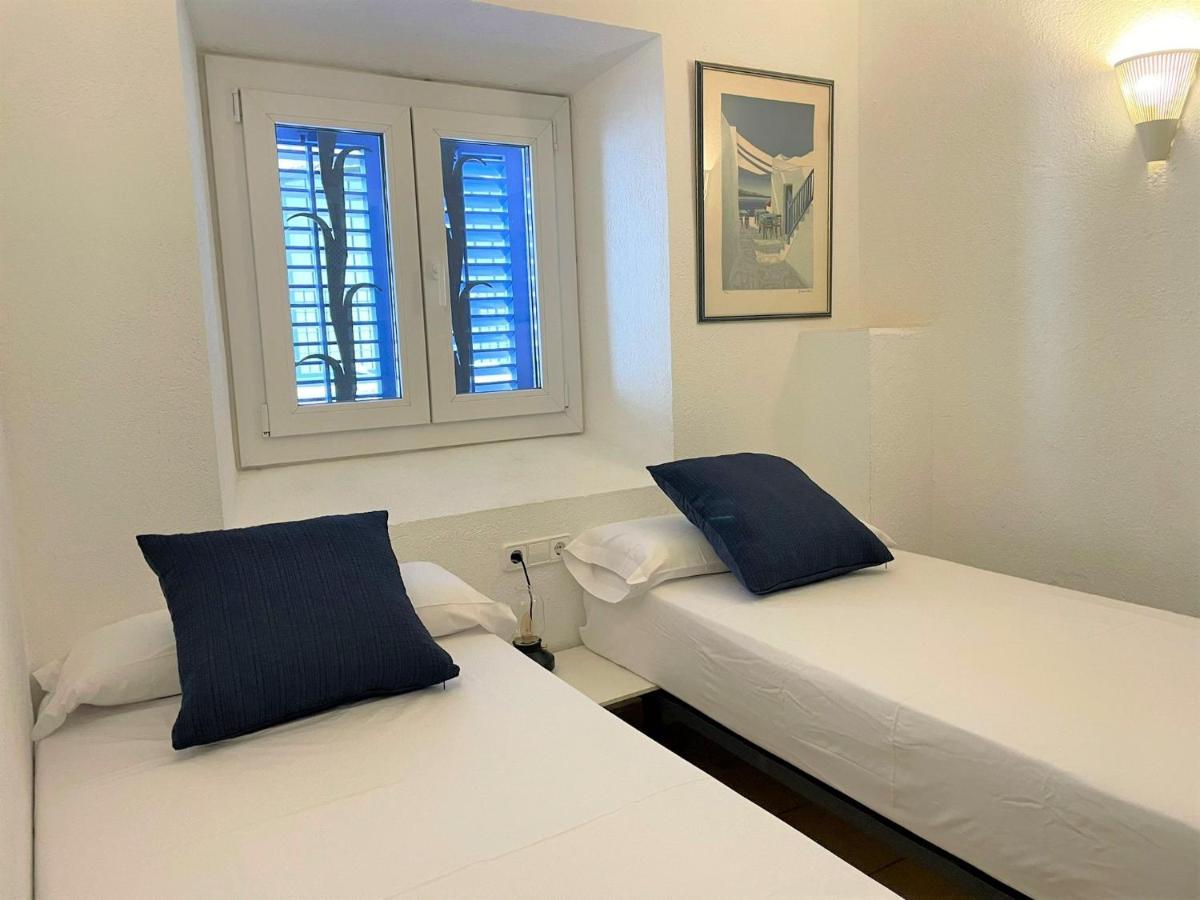 PALAU - Gran casa de pueblo con fantásticas vistas al mar Cadaqués Exterior foto